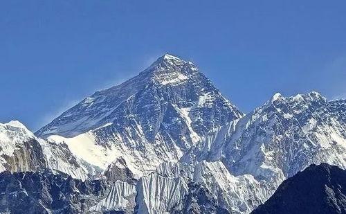 珠穆朗玛峰介绍视频,世界之巅的壮丽征程