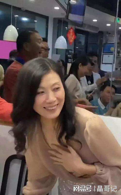 16岁用手怎么丰胸视频,手部锻炼法大揭秘